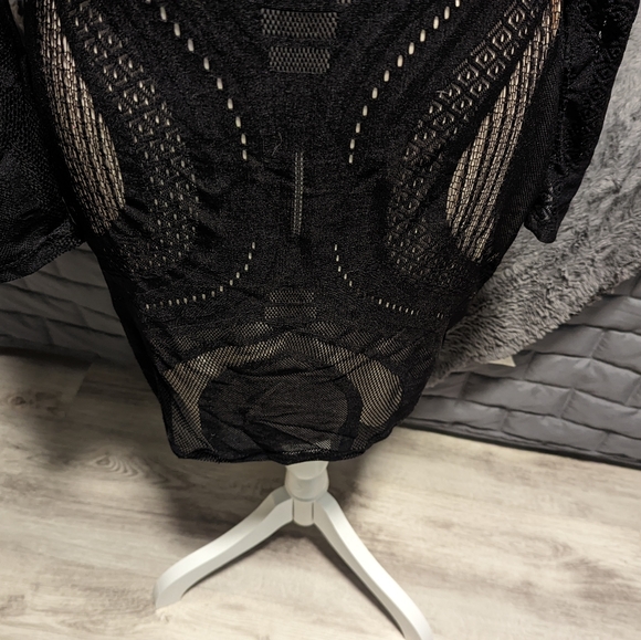 Cocktail Dress Black Body Con attached slip - Picture 4 of 6